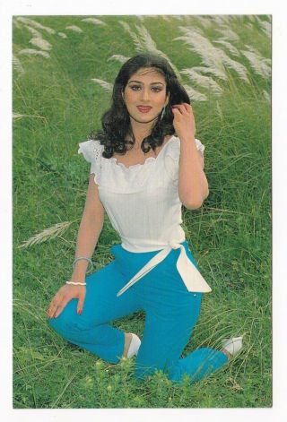 Meenakshi Sheshadri,  Minakshi Bollywood Postcard (royal Pc 937)