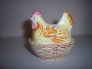 A Yellow and Orange Hen on a Nest Salt and Pepper Shakers 3