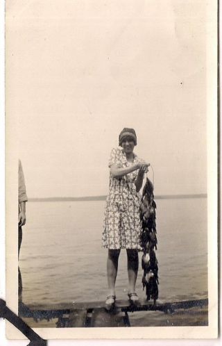 Cloche Hat Flapper Woman Holding Heavy String Of Fish By Lake Vtg 1920s Photo