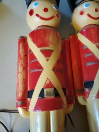 VINTAGE HARD PLASTIC UNION PRODUCTS CHRISTMAS BLOWMOLD TOY SOLDIERS PAIR W/ BOX 3