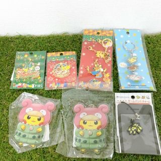 Japan Anime Pokemon Center Pikachu Christmas Metal Charm Strap Pins Acrylic O17