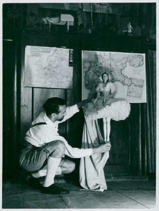 Vintage Photograph Of Hermann Aicher With " Anna Pavlova " With His Puppet Theater