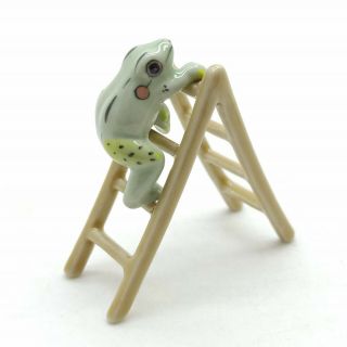 Green Frog Ceramic Figurine Animal On Ladder Statue - Caf016