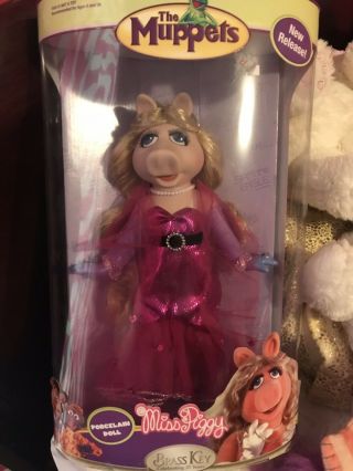 The Muppets Miss Piggy Porcelain Doll By Brass Key 2006