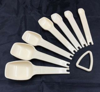 Tupperware Measuring Spoons Almond Beige Complete Set Of 7 With The D Ring