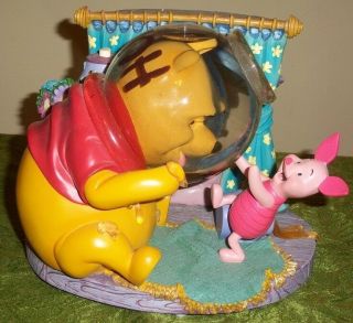 Disney Snow Globe Snowglobe Winnie The Pooh In The Honey Huny Hunny Jar