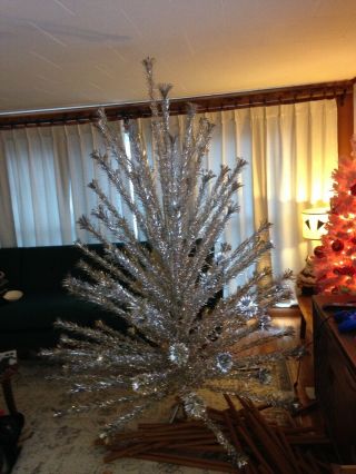 Vintage 6 ft.  100 branch aluminum Christmas tree 1966 3