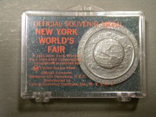 Official 1964 - 1965 York World’s Fair Medal In Case - Last Chance
