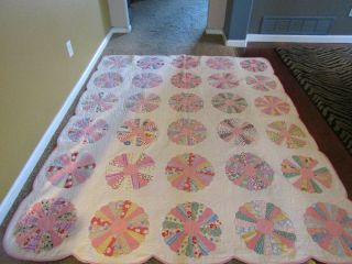 Vintage Feedsack Dresden Plate Quilt - Stunning - And Vibrant 86 " X 68 "