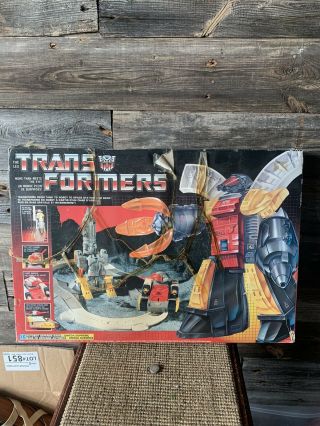 Vintage Transformer Omega Supreme Autobot Base Hasbro Toys