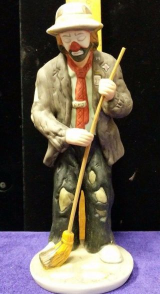 Emmett Kelly Jr Figurine " In The Spotlight " About 7 1/2 " Sad Clown Sweeping A5 - 7