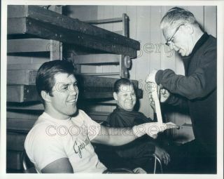 Press Photo Heavyweight Boxer Jerry Quarry W Father Jack Trainer T Bentham