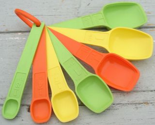Vtg Harvest Color Green Orange Yellow Tupperware Measuring Spoon Set Complete