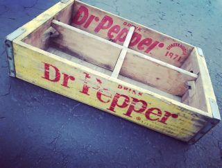 Vintage 1971 Drink Dr Pepper Wood Soda Pop Crate 4 Dividers Chattanooga Tn