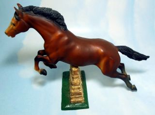 Large Breyer 300 Chalky Bay Vintage Jumping Horse with Wall 2