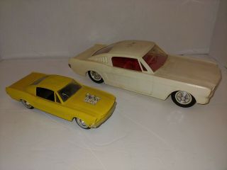 2 Vintage 1965 Ford Mustang Gt Fastback Car Plastic Models,  1/16,  1/24 Bat Op