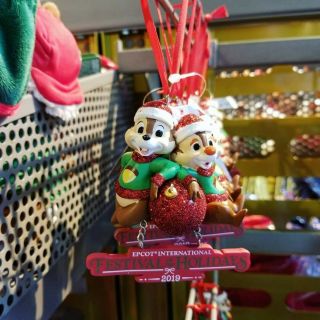 Disney Epcot Festival Of The Holidays Chip N Dale Ornament Nwt.  Retired