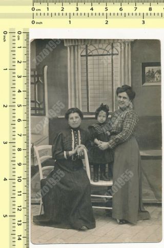 1910s Women & Kid Girl,  Three Females In Studio,  Elegant Ladies Old Photo Orig.
