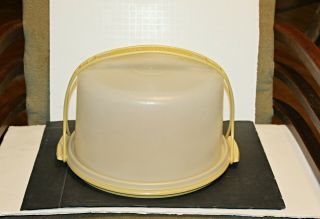 Vintage Tupperware Cake Taker/carrier 684/683 W/handle Harvest Gold