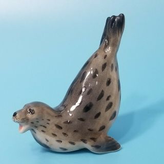 Harbor Seal Sea Lion Tail Up Ceramic 1 3/4 " Miniature Figurine Collectible