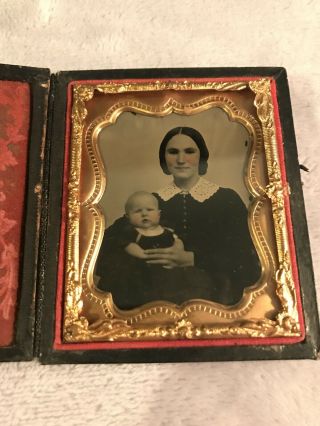 1850’s - 1860’s Civil War - Era Ambrotype Of A Rosy Cheeked Mother And Her Child