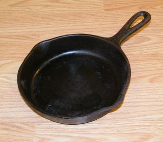 Vintage Wagner Ware Sidney 0 - (3) 6 1/2 " (inch) Small Cast Iron Skillet Read