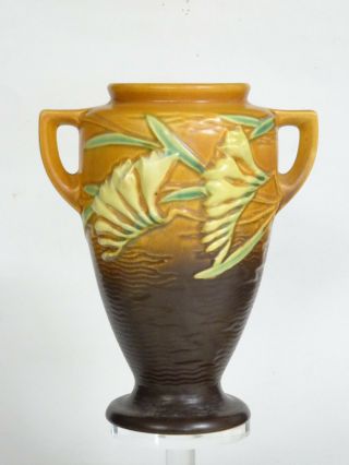 Vintage Roseville Pottery Brown Freesia Handled Footed Vase 121 - 8 8 "