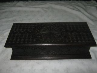 A Vintage Ornate Carved Blackwood Plinthed Mantle Glove / Trinket Box