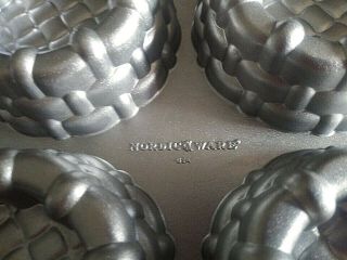 Set of 2 Nordic Ware Shortcake Baskets Cake Pan Heavy Cast Aluminum 3