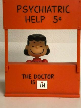 Lucy 5 " Action Figure Plus Psychiatric Help Booth 2002 " The Doctor Is In "