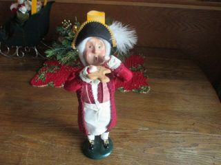1996 Byers Choice Caroler Colonial Man With Gingerbread Cookie