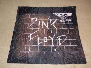 Vtg 1985 Pink Floyd Rock N Roll The Wall Concert Flag Banner Memorabilia 45x44