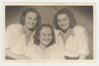 1930s Three Pretty Young Woman Smileing Hug Lady Girl Old Photo
