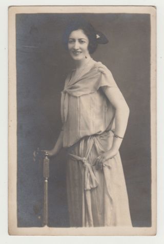1920s Pretty Elegant Woman In Dress Fashion Smiling Female Lady Girl Old Photo