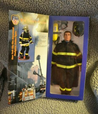 Real Heroes Fdny Fire Zone 9/11 Firefighter 12 " Action Figure Nrb