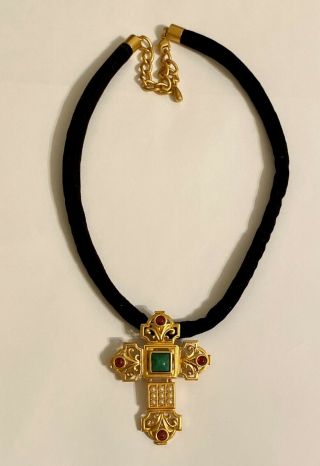 Rare Vintage Gorgeous Pearls Elizabeth Taylor Glass Cross Necklace