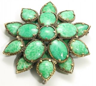 Vintage Crown Trifari Green Jade Peking Glass Cluster Flower Pendant Brooch Pin
