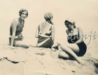 Wool Swimsuit Pinup Girls W Bob Hair Sitting Front,  Back To The Camera Old Photo