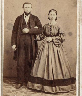 Civil War Era Couple - 1860s Cdv Photo W/ Revenue Stamp - Lebanon,  Pa