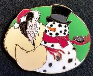 Cruella W/ Spotted Snowman - - Christmas Villains Series - - Disney Pin Le100