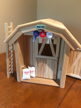 Breyer Single Stall Stable,  With Other Accessories