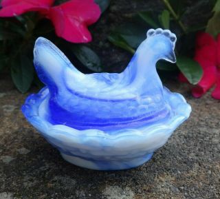 Boyd Blue/white Winter Swirl Glass Hen - On - Nest,  Chick Open Salt Dip/cellar,  Dish