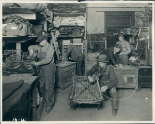1924 Press Photo 1920s Men Repair Household Goods Goodwill Industries Seattle