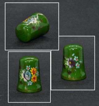 Russia Hand Painted Wood Green Thimble