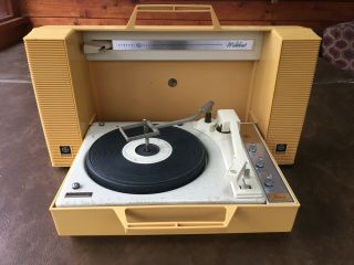 Vintage General Electric Wildcat Portable Solid State Stereo Record Player Gold