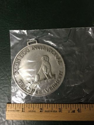 Vintage Coon Hound Dog Pewter Medallion Round Invitational Quechee Vermont