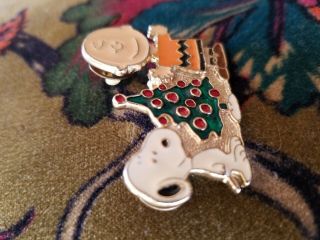 Vintage Snoopy Peanuts Charlie Brown STARLINE Christmas Pin Rare.  Collectors 3