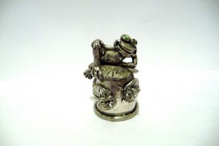Thimble Pewter Comstock Topper Of A Lounging Frog On Lily Pad W/green Crystals