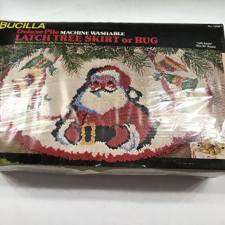 Vintage Bucilla Latch Hook Tree Skirt Rug Kit Deluxe Pile Jolly Santa 12848 Nos