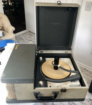Vintage Voice Of Music Vm Triomatic 556a Portable Record Player Parts Or Refurb